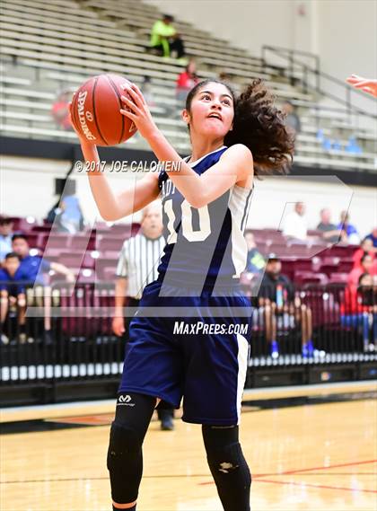 Thumbnail 2 in Akins vs Weslaco (NEISD Invitational) photogallery.