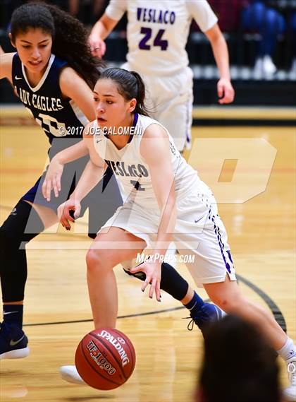 Thumbnail 2 in Akins vs Weslaco (NEISD Invitational) photogallery.