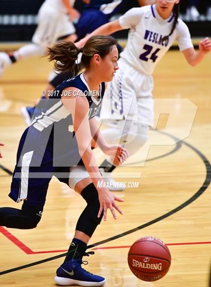 Thumbnail 1 in Akins vs Weslaco (NEISD Invitational) photogallery.
