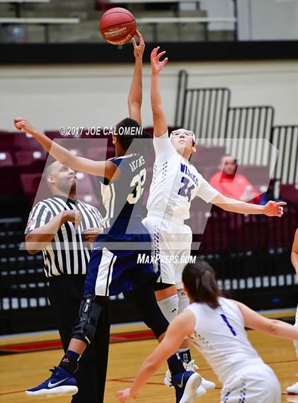 Thumbnail 1 in Akins vs Weslaco (NEISD Invitational) photogallery.