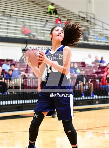 Thumbnail 3 in Akins vs Weslaco (NEISD Invitational) photogallery.