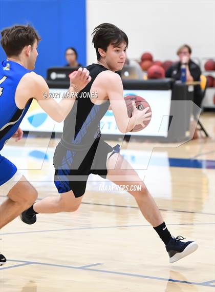 Thumbnail 2 in Desert Christian vs. Phoenix Country Day (PCDS Desert Classic) photogallery.