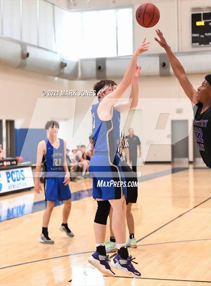 Thumbnail 3 in Desert Christian vs. Phoenix Country Day (PCDS Desert Classic) photogallery.