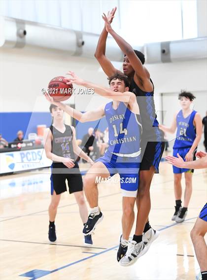 Thumbnail 2 in Desert Christian vs. Phoenix Country Day (PCDS Desert Classic) photogallery.
