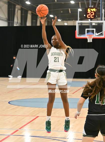 Thumbnail 2 in Fairmont Prep vs. Long Beach Poly (Nike Tournament of Champions) photogallery.