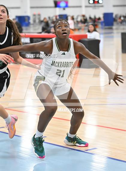 Thumbnail 2 in Fairmont Prep vs. Long Beach Poly (Nike Tournament of Champions) photogallery.