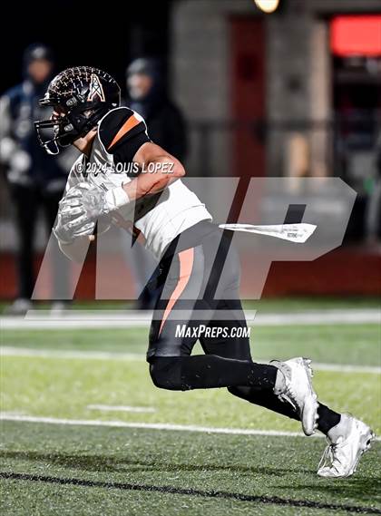 Thumbnail 2 in Summit vs. Huntington Beach (CIF SS DIV 5 Quarter Final Playoff) photogallery.