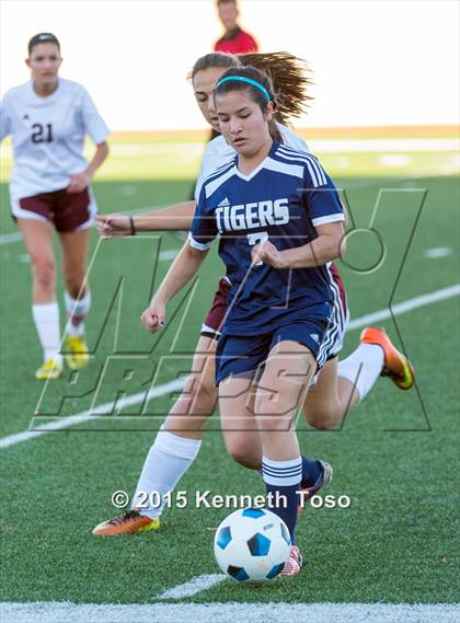 Thumbnail 3 in Carroll vs Marshall (UIL 6A Bi-District) photogallery.