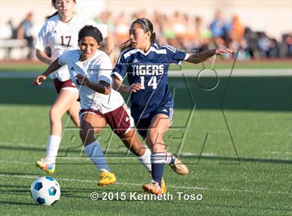 Thumbnail 3 in Carroll vs Marshall (UIL 6A Bi-District) photogallery.