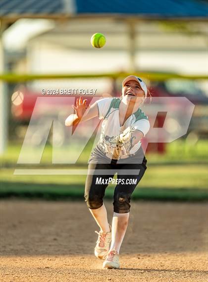 Thumbnail 2 in Elkhorn South vs Lincoln Southwest photogallery.