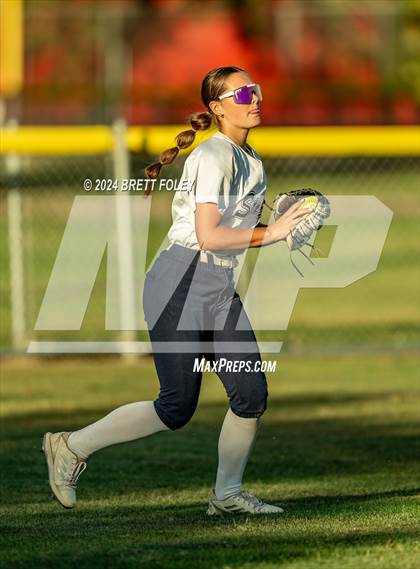 Thumbnail 3 in Elkhorn South vs Lincoln Southwest photogallery.