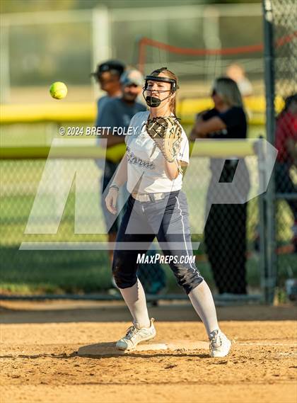 Thumbnail 1 in Elkhorn South vs Lincoln Southwest photogallery.
