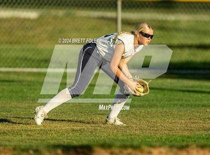 Thumbnail 2 in Elkhorn South vs Lincoln Southwest photogallery.