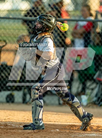 Thumbnail 3 in Elkhorn South vs Lincoln Southwest photogallery.