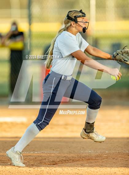 Thumbnail 3 in Elkhorn South vs Lincoln Southwest photogallery.