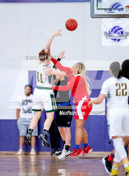 Thumbnail 3 in Sacramento Optimist All-Star Game - Large School photogallery.