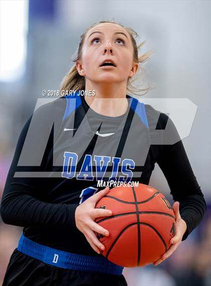 Thumbnail 2 in Sacramento Optimist All-Star Game - Large School photogallery.