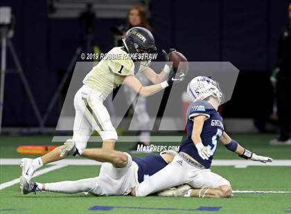 Thumbnail 3 in Greenwood vs. Pleasant Grove (UIL 4A Division 2 Semifinal) photogallery.