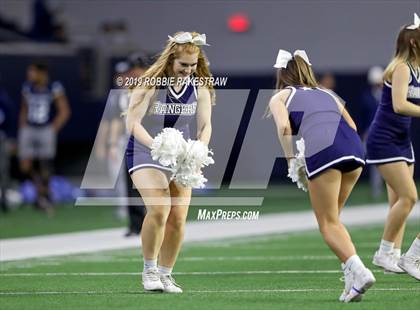 Thumbnail 2 in Greenwood vs. Pleasant Grove (UIL 4A Division 2 Semifinal) photogallery.