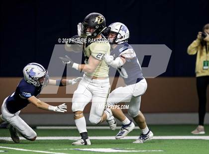Thumbnail 3 in Greenwood vs. Pleasant Grove (UIL 4A Division 2 Semifinal) photogallery.