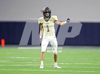 Thumbnail 2 in Greenwood vs. Pleasant Grove (UIL 4A Division 2 Semifinal) photogallery.