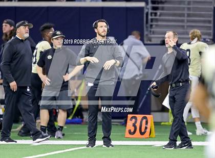 Thumbnail 3 in Greenwood vs. Pleasant Grove (UIL 4A Division 2 Semifinal) photogallery.
