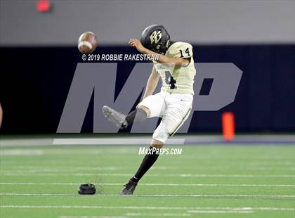 Thumbnail 1 in Greenwood vs. Pleasant Grove (UIL 4A Division 2 Semifinal) photogallery.