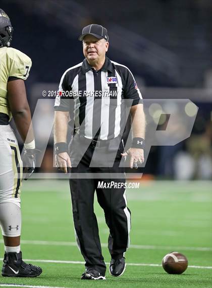 Thumbnail 2 in Greenwood vs. Pleasant Grove (UIL 4A Division 2 Semifinal) photogallery.