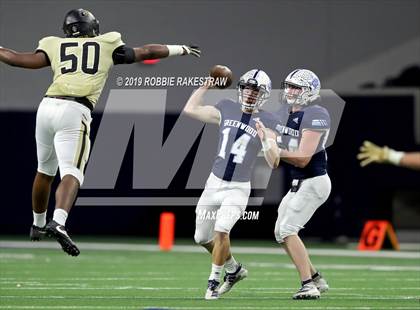 Thumbnail 2 in Greenwood vs. Pleasant Grove (UIL 4A Division 2 Semifinal) photogallery.