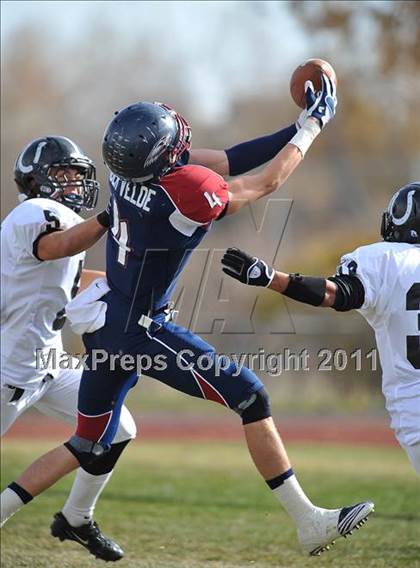 Thumbnail 2 in Dakota Ridge vs. Pueblo South (CHSAA 4A Playoffs) photogallery.