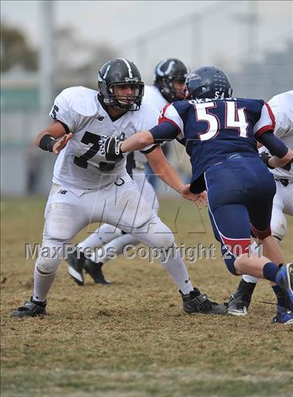 Thumbnail 3 in Dakota Ridge vs. Pueblo South (CHSAA 4A Playoffs) photogallery.
