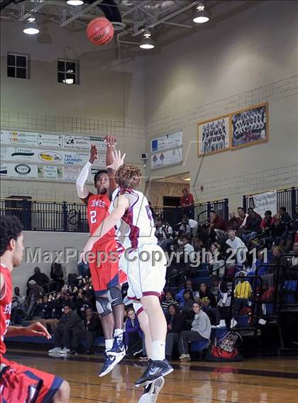 Thumbnail 3 in Bob Jones @ Huntsville photogallery.