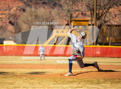 Thumbnail 2 in Summit Academy vs. North Sanpete (Chuckwagon Classic) photogallery.
