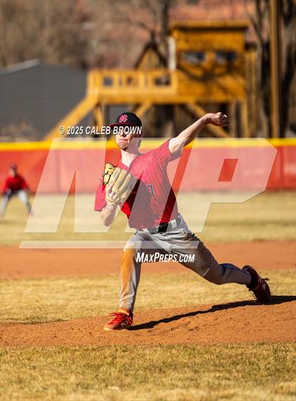 Thumbnail 2 in Summit Academy vs. North Sanpete (Chuckwagon Classic) photogallery.
