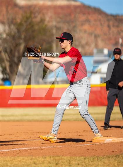 Thumbnail 1 in Summit Academy vs. North Sanpete (Chuckwagon Classic) photogallery.