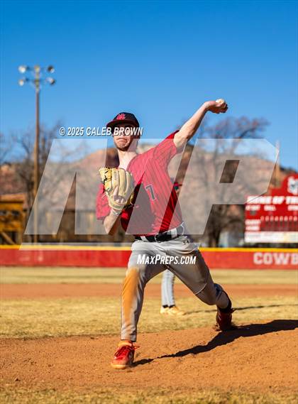 Thumbnail 2 in Summit Academy vs. North Sanpete (Chuckwagon Classic) photogallery.