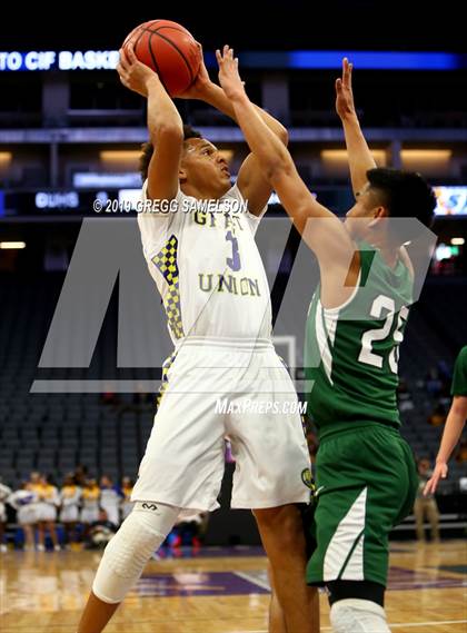 Thumbnail 2 in Grant vs St. Mary's (CIF SJS D2 Final) photogallery.