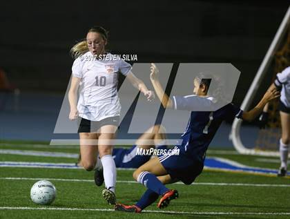 Thumbnail 3 in Steele Canyon vs. Torrey Pines (CIF SDS Open Division Final) photogallery.
