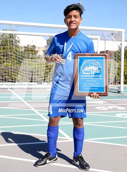 Thumbnail 2 in Bernstein vs. George Washington Prep (CIF LACS Division IV Final) photogallery.