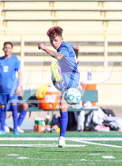 Thumbnail 2 in Bernstein vs. George Washington Prep (CIF LACS Division IV Final) photogallery.