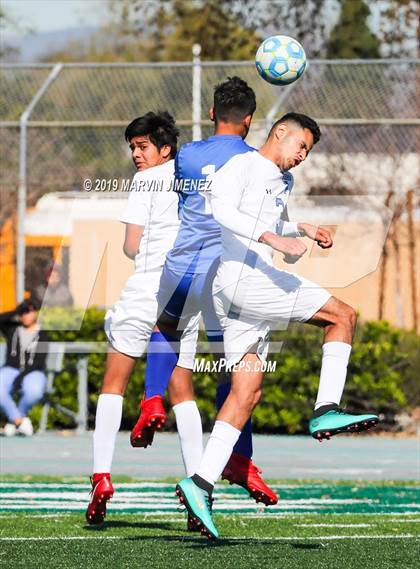 Thumbnail 1 in Bernstein vs. George Washington Prep (CIF LACS Division IV Final) photogallery.