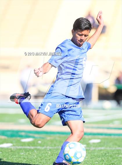 Thumbnail 1 in Bernstein vs. George Washington Prep (CIF LACS Division IV Final) photogallery.