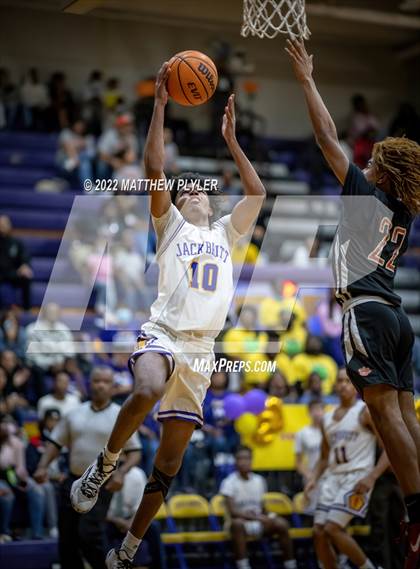 Thumbnail 3 in South View @ Jack Britt photogallery.