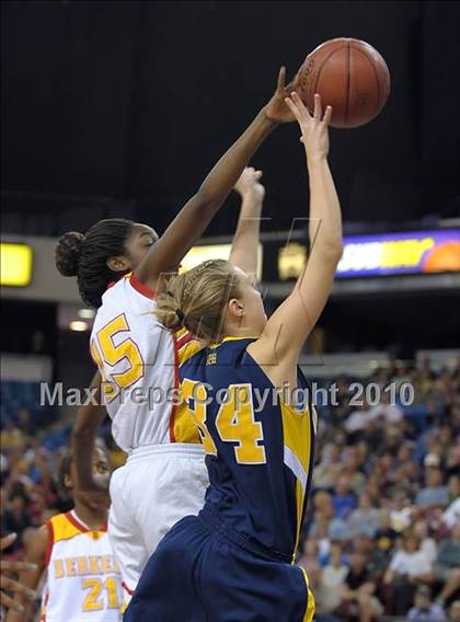 Thumbnail 1 in Oak Ridge vs. Berkeley (CIF NorCal D1 Final) photogallery.