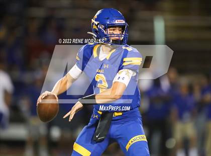 Thumbnail 3 in Valencia vs Bishop Amat photogallery.