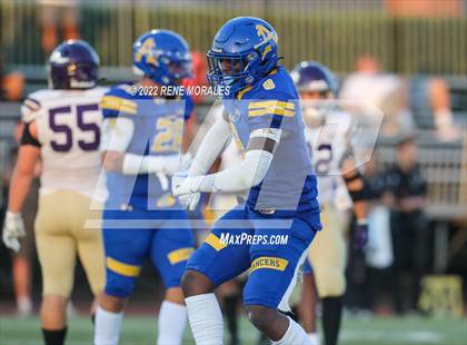Thumbnail 2 in Valencia vs Bishop Amat photogallery.