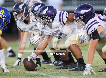 Thumbnail 3 in Valencia vs Bishop Amat photogallery.