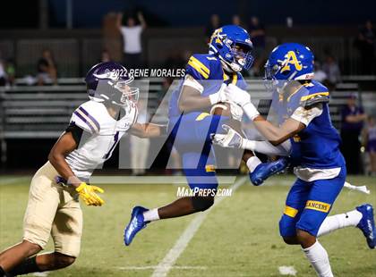 Thumbnail 1 in Valencia vs Bishop Amat photogallery.