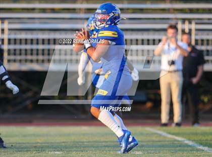 Thumbnail 2 in Valencia vs Bishop Amat photogallery.