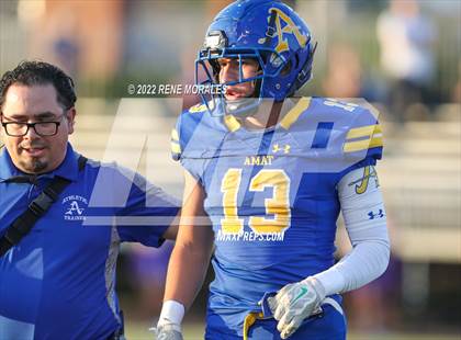 Thumbnail 3 in Valencia vs Bishop Amat photogallery.